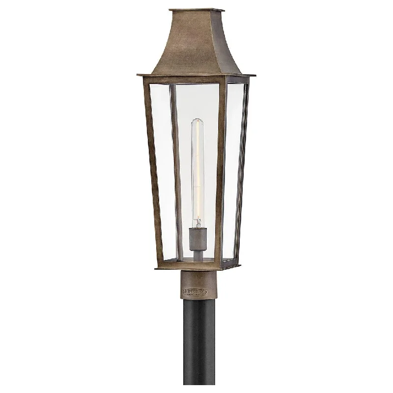Track lighting for museums and galleriesGeorgetown Large Post Top Lantern